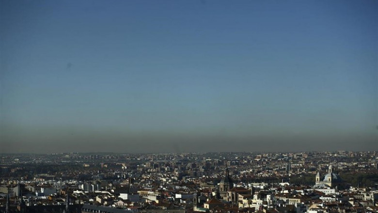 Imagen de la ciudad de Madrid tomada desde la céntrica zona de Callao, donde son evidentes los efectos de la contaminación. | Eduardo Parra - Europa Press - Archivo ep imagenla ciudadmadrid tomadala centrica zonacallao donde evidentesefectosla contaminacion