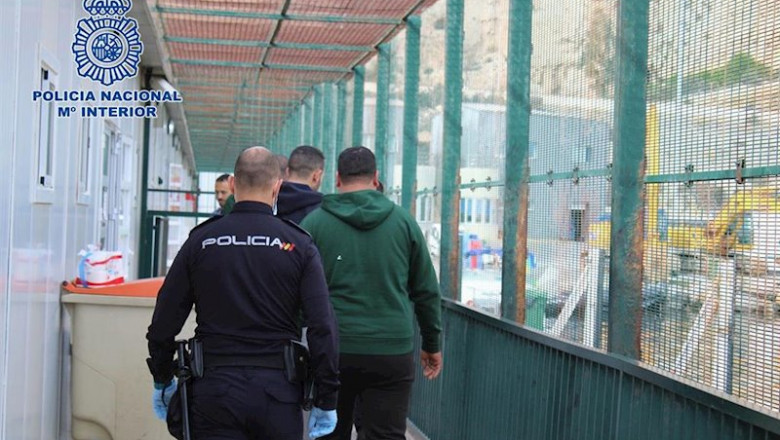 ep los detenidos por presuntamente patronear una embarcacion desde argelia