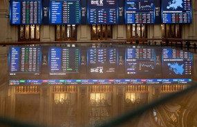 ep paneles del ibex 35 en el palacio de la bolsa en madrid espana 20240126091504