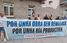 ep representantes de mariscadoras y mariscadores de la ria de o burgo en una nueva concentracion