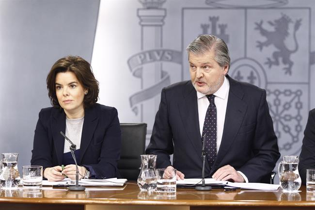 Rueda de prensa tras el Consejo de Ministros con Santamaría y Méndez de Vigo | EUROPA PRESS ep ruedaprensaconsejoministrossantamariamendezvigo