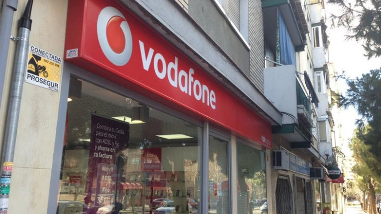 EUROPA PRESS - Archivo ep tienda de telefonia de vodafone