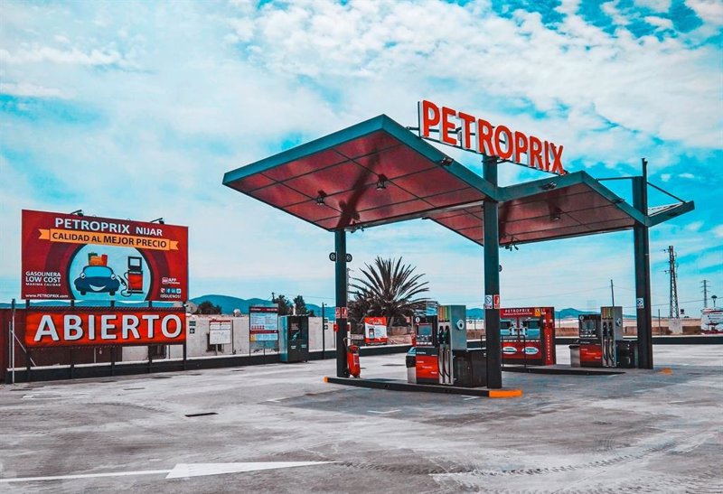 Petroprix ofrece diez céntimos de descuento por litro a los carburantes este verano