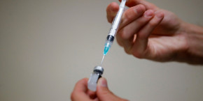 france plus de la moitie de la population a recu deux doses de vaccin anti covid 