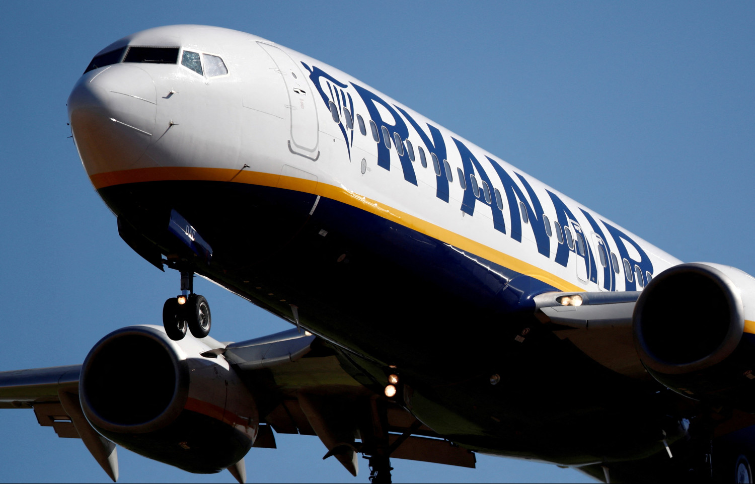 un avion ryanair atterit a l aeroport paris beauvais 20230814165315 