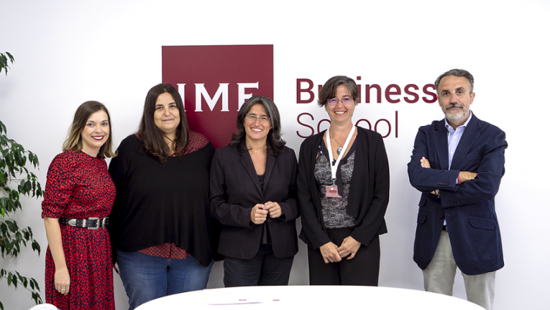 1568380948 foto de familia mesa redonda imf business school