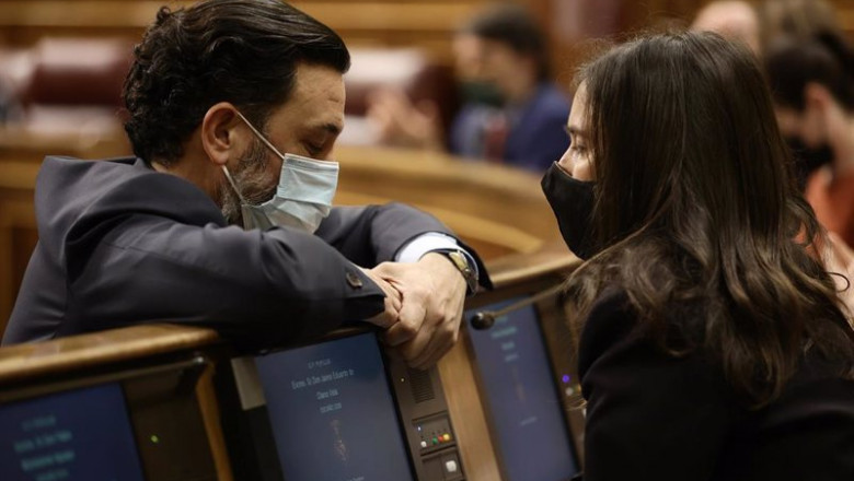 Archivo - El diputado del PP, Guillermo Mariscal, y la diputada y presidenta del Comité Electoral, Belén Hoyo, conversan en una sesión plenaria, en el Congreso | Eduardo Parra - Europa Press - Archivo ep archivo el diputado del pp guillermo mariscal y la diputada y presidenta del comite electoral