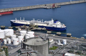 ep archivo   metanero en bahia de bizkaia gas