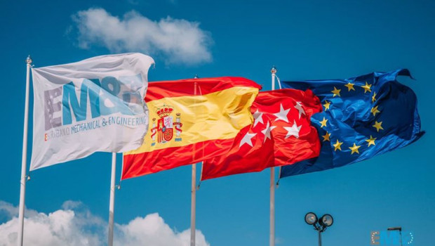 ep bandera de la compania a la derecha