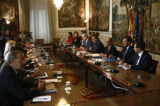Bermúdez de Castro preside la reunión con los subsecretarios tras activar el 155 | MONCLOA ep bermudezcastro presidereunionlos subsecretariosactivar155