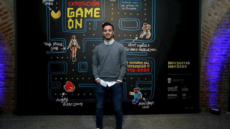 ep el centrocampista espanol pablo sarabia durante su visita a la exposicion game on sobre la