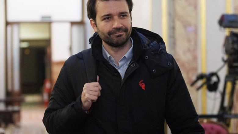 ep el coordinador autonomico de podemos murcia javier sanchez serna a su llegada a una reunion de la ep el coordinador autonomico de podemos murcia javier sanchez serna a su llegada a una reunion de la