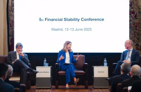 ep el gobernador del banco de espana jose luis escriva la exvicepresidenta de la cnmv monserrat