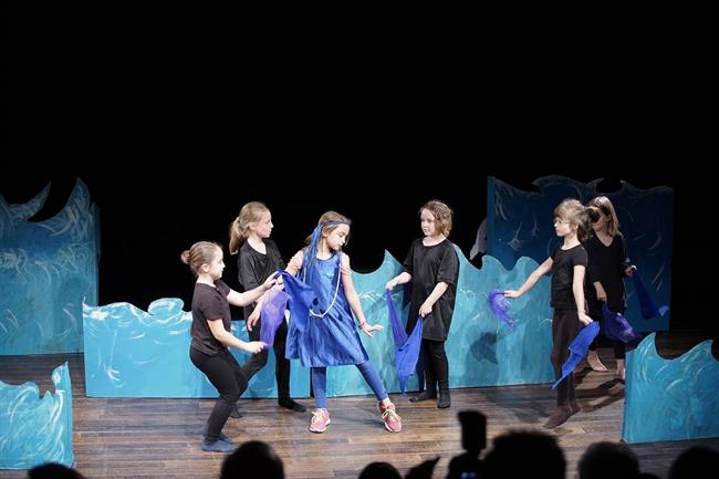 Estudiantes representan un fragmento de una ópera como parte del proyecto LÓVA | TEATRO REAL ep estudiantes representanfragmentouna operaparteproyecto lova