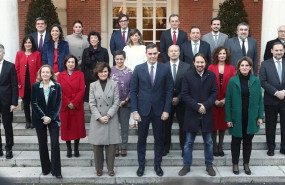 ep foto de familia del presidente los cuatro vicepresidentes y de los 18 ministros que componen el