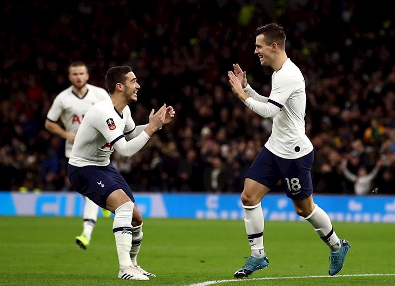 ep giovani lo celso y harry winks celebran uno de los goles del tottenham