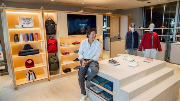 ep javier goyeneche en nueva tienda de ecoalf