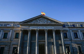 ep la bandera del congreso ondea a media asta por los fallecidos del coronavirus