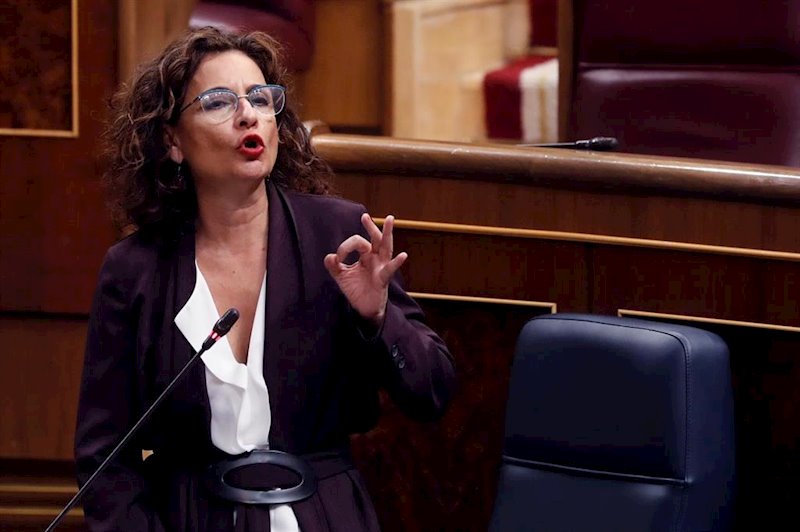 https://img4.s3wfg.com/web/img/images_uploaded/a/c/ep_la_ministra_de_hacienda_maria_jesus_montero_en_el_congreso.jpg