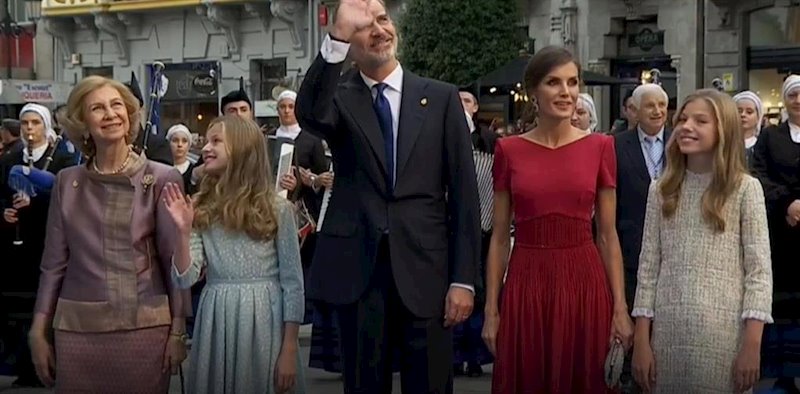 ep la reina sofia la princesa leonor el rey felipe vi la reina letizia y la infanta sofia a la ep la reina sofia la princesa leonor el rey felipe vi la reina letizia y la infanta sofia a la