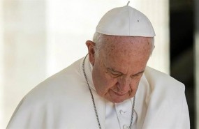 ep papa francisco rezalas victimasla violencia terrorista
