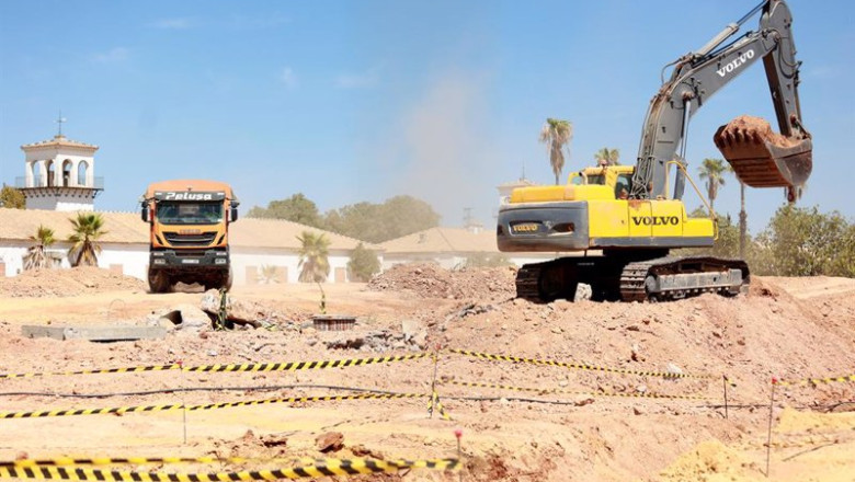 ep trabajadores de la construccion en una obra en la barriada del parque alcosa a 2 de septiembre de ep trabajadores de la construccion en una obra en la barriada del parque alcosa a 2 de septiembre de
