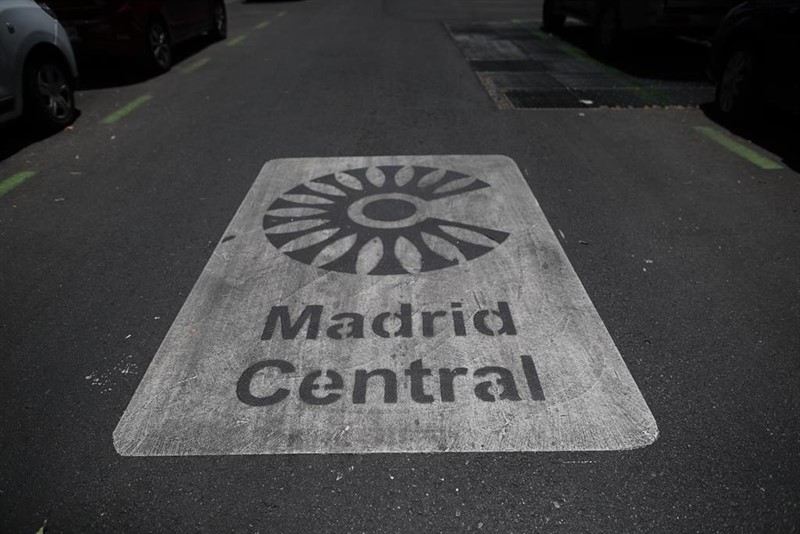 https://img4.s3wfg.com/web/img/images_uploaded/a/c/ep_una_senalmadrid_centralla_aceraindicaentradala_zona.jpg