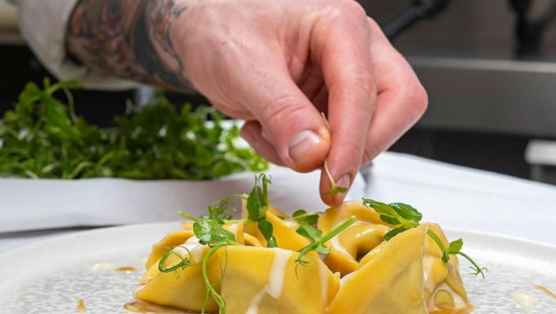 1613406433 resaturante