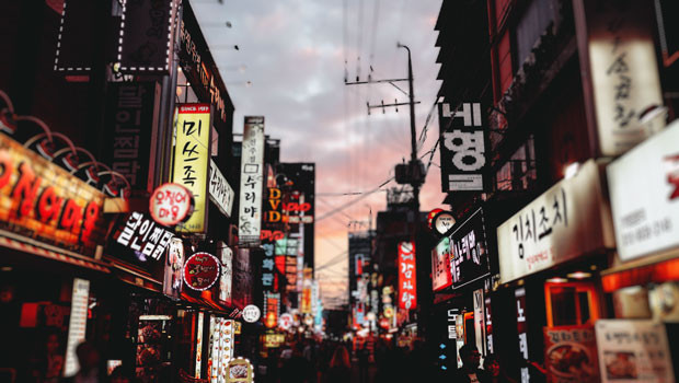 dl corée corée du sud séoul ​​plaques de rue shopping de nuit asie unsplash