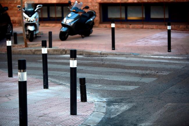 Algunos de los nuevos bolardos instalados por el Ayuntamiento | CEDIDA POR EL AYTO. ep algunoslos nuevos bolardos instaladosayuntamiento