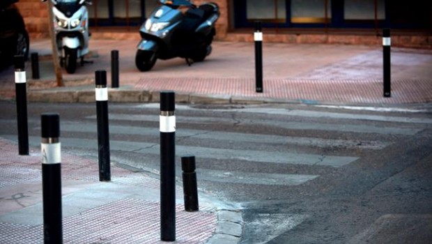 ep algunoslos nuevos bolardos instaladosayuntamiento