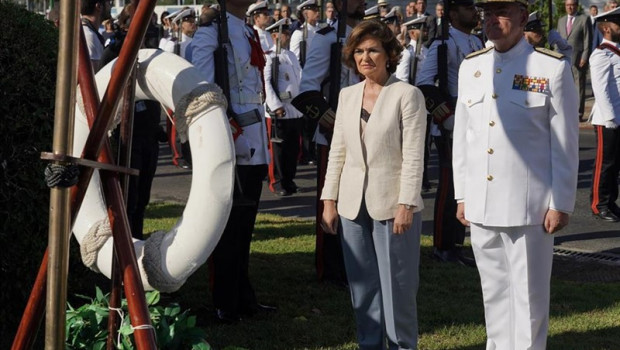 ep almirante jefeestado mayorla armada ajema teodoro lopez calderon yvicepresidentagobiernofunciones carmen calvo enhomenajelos marinerosla i vueltamundo