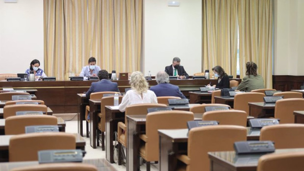 ep archivo   asistentes participan en una comision de trabajo inclusion seguridad social y