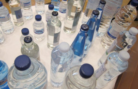 ep archivo   botellas de agua mineral