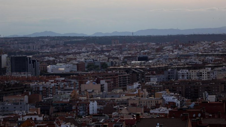 Archivo - El skyline de Madrid durante la pandemia del coronavirus, el 24 de abril de 2020. | Jesús Hellín - Europa Press - Archivo ep archivo el skyline de madrid durante la pandemia del coronavirus el 24 de abril de 2020