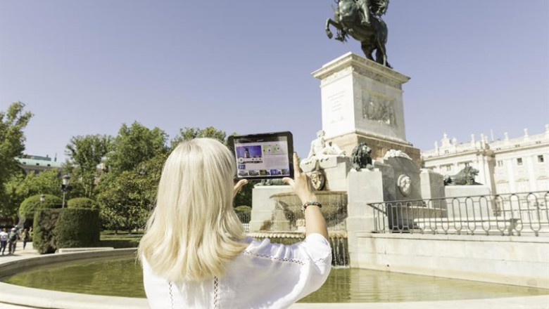 ep archivo   imagen de archivo de una turista en madrid