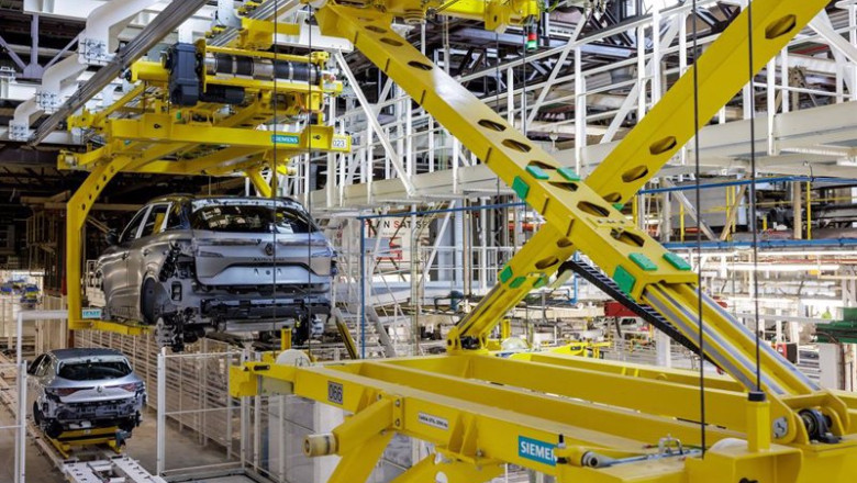 ep archivo proceso se produccion del nuevo renault asutral en la factoria de villamuriel palencia ep archivo proceso se produccion del nuevo renault asutral en la factoria de villamuriel palencia