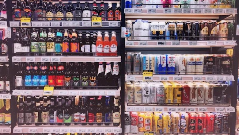 Bebidas con alcohol en una tienda. | JUNJIE XU - Archivo ep bebidas con alcohol en una tienda