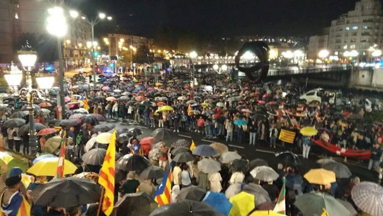 ep cientos de personas protestan en bilbao contra la sentencia del proces convocadas con gure esku
