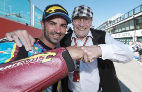 ep el piloto del team estrella galicia 00 de motoe mike di meglio con el propietario del equipo marc