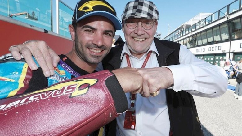 ep el piloto del team estrella galicia 00 de motoe mike di meglio con el propietario del equipo marc ep el piloto del team estrella galicia 00 de motoe mike di meglio con el propietario del equipo marc