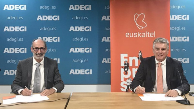ep el presidente de adegi eduardo junkera y el presidente del grupo euskaltel xabier iturbe
