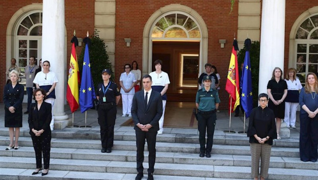 ep el presidente del gobierno pedro sanchez encabeza el minuto de silencio por las victimas de la