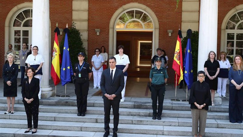 ep el presidente del gobierno pedro sanchez encabeza el minuto de silencio por las victimas de la