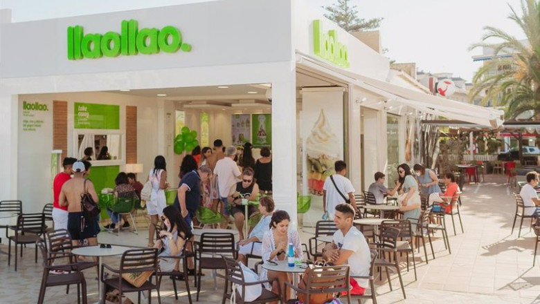 ep foto de una tienda de llaollao ep foto de una tienda de llaollao