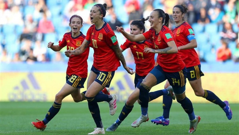 ep jenni hermoso celebradobletela seleccion espanola femenina