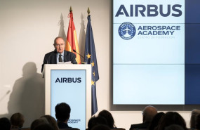 ep josee luis bonet presidente de la camara de comercio de espana presentando la aerospace academy ep josee luis bonet presidente de la camara de comercio de espana presentando la aerospace academy