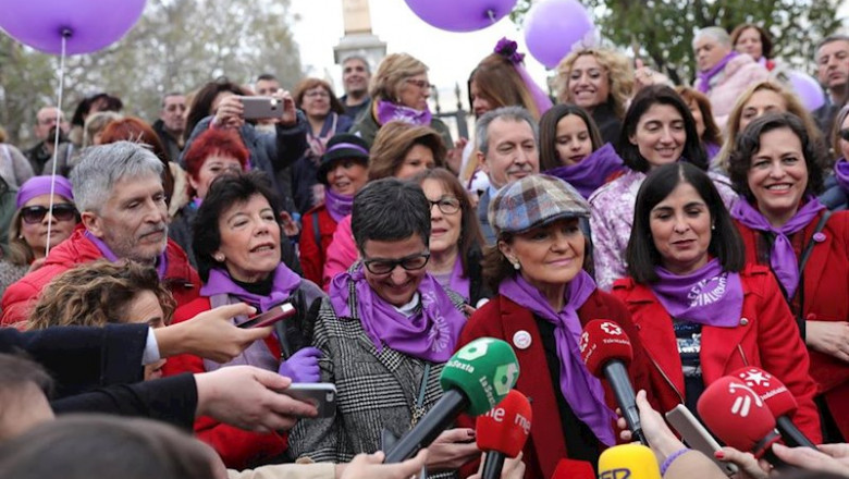 La vicepresidenta primera del Gobierno, Carmen Calvo, con varios ministros del PSOE en la manifestación del 8 de marzo de 2020 | Jesús Hellín - Europa Press ep la vicepresidenta primera del gobierno carmen calvo con varios ministros del psoe en la