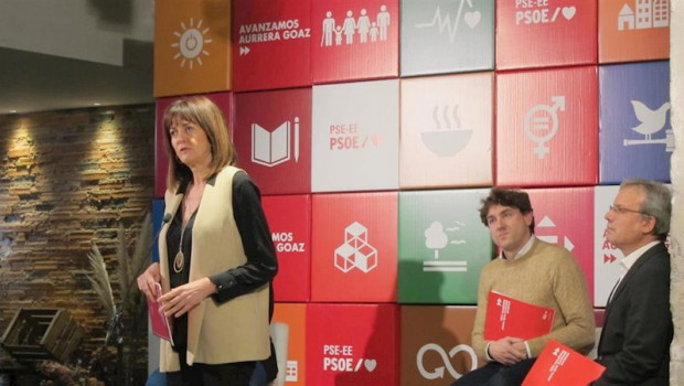 ep los dirigentes socialistas idoia mendia eneko andueza y alfredo retortillo en un acto en bilbao