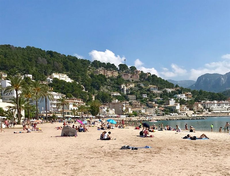 https://img4.s3wfg.com/web/img/images_uploaded/b/3/ep_playa_de_mallorca.jpg